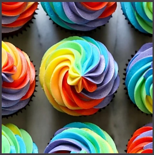 6 Rainbow Cupcakes