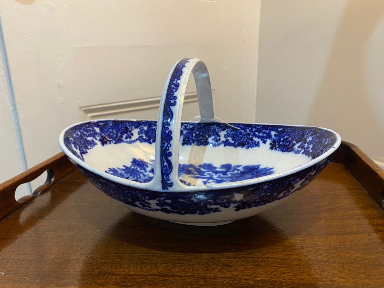 BLUE TRANSFER WEDGWOOD BASKET WITH HANDLE CIRCA 1890