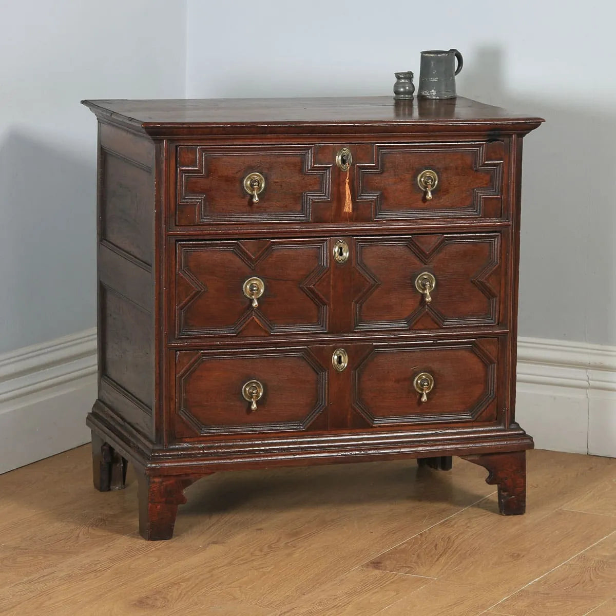 17TH CENTURY WILLIAM & MARY CHEST OF DRAWERS WITH ORIGINAL BRASS HANDLES CIRCA 1690