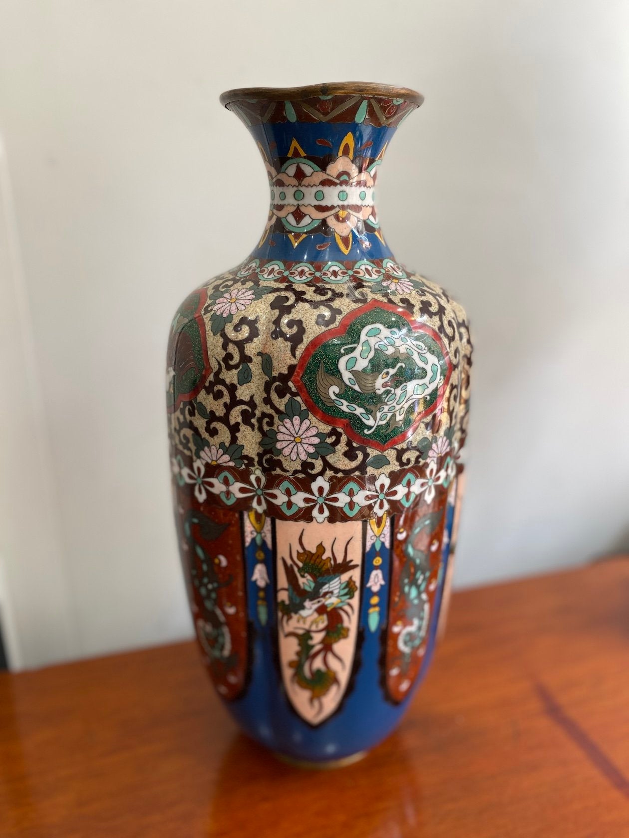 19TH CENTURY CLOISSONE VASE IN VIVID COLOURS