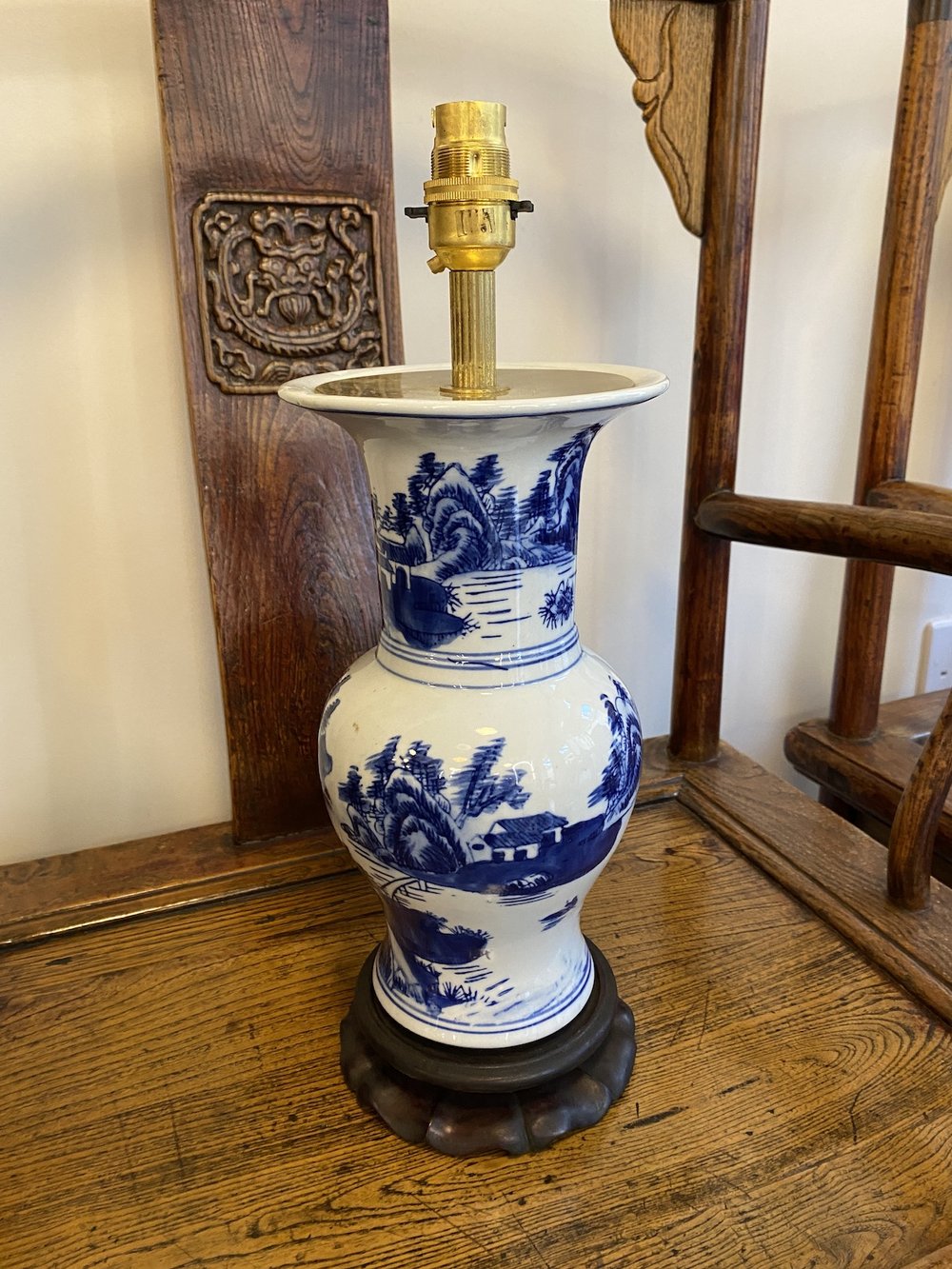 EARLY 20TH CENTURY BLUE AND WHITE VASE CONVERTED INTO LAMP