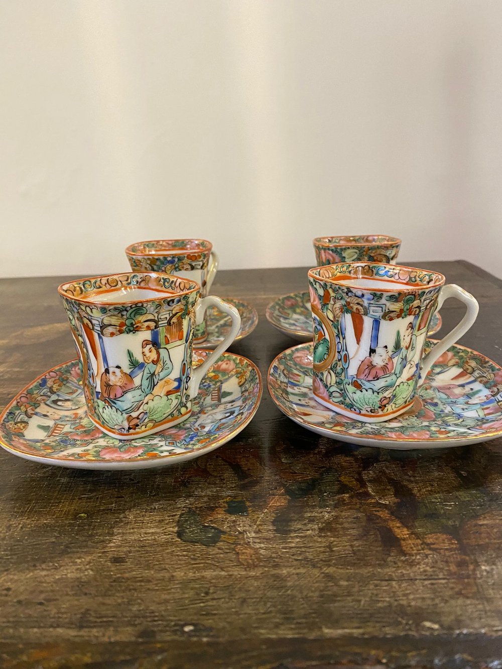 SET OF 4 CHINESE FAMILLE ROSE COFFEE CUPS AND SAUCERS CIRCA 1930-60'S