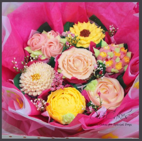 SEVEN CAKE CUPCAKE BOUQUET