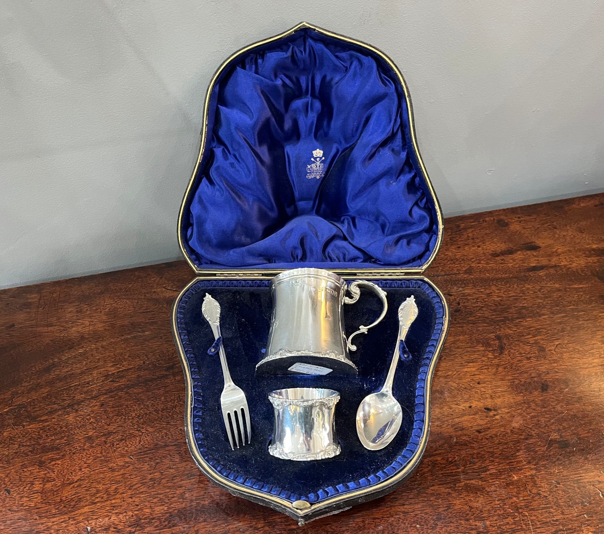 4-Piece boxed silver christening set. London 1901 (BN031)