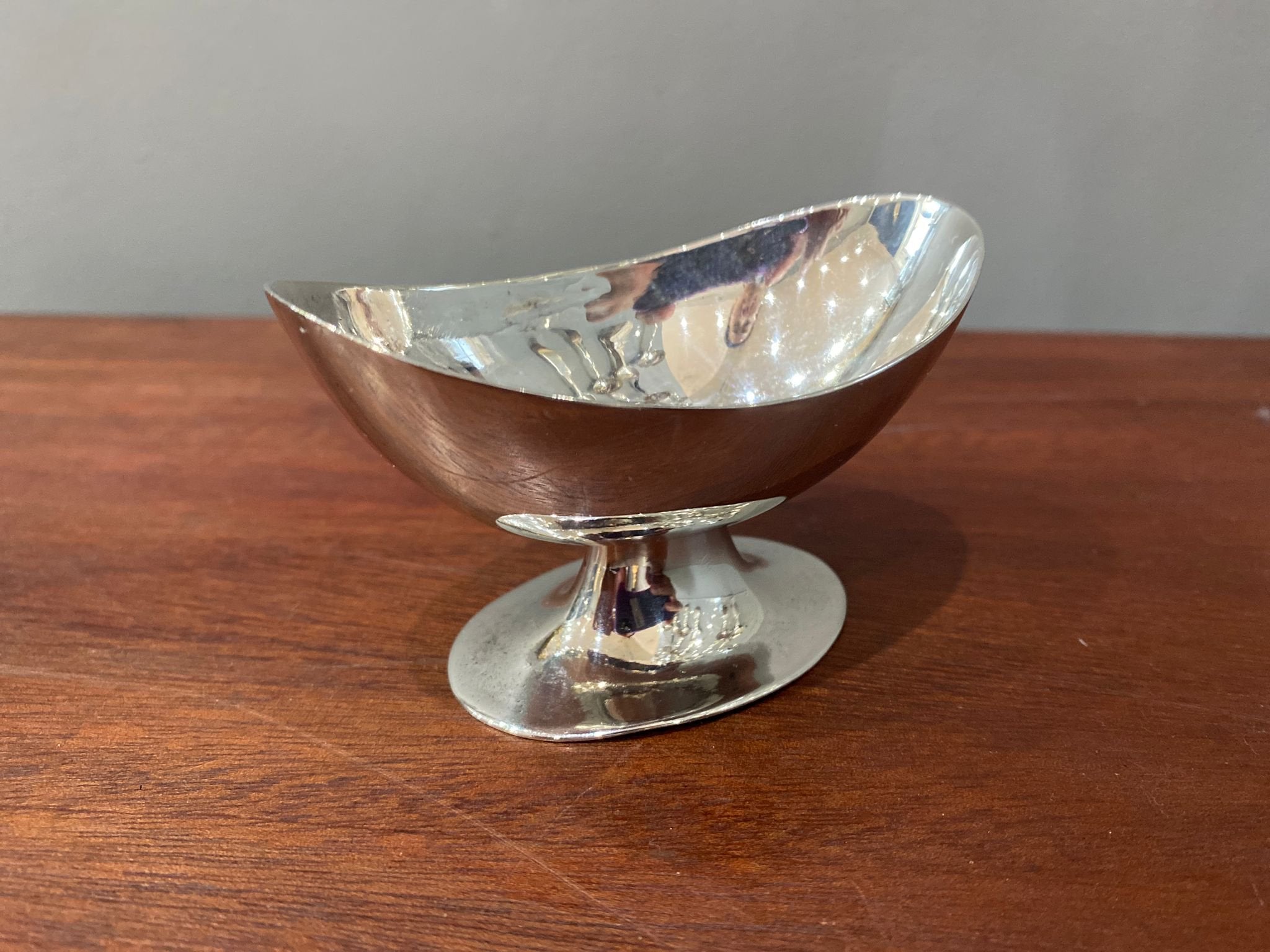 Boat shape silver salt by John Sherwood & Son of Canada circa 1920. (BN1092)