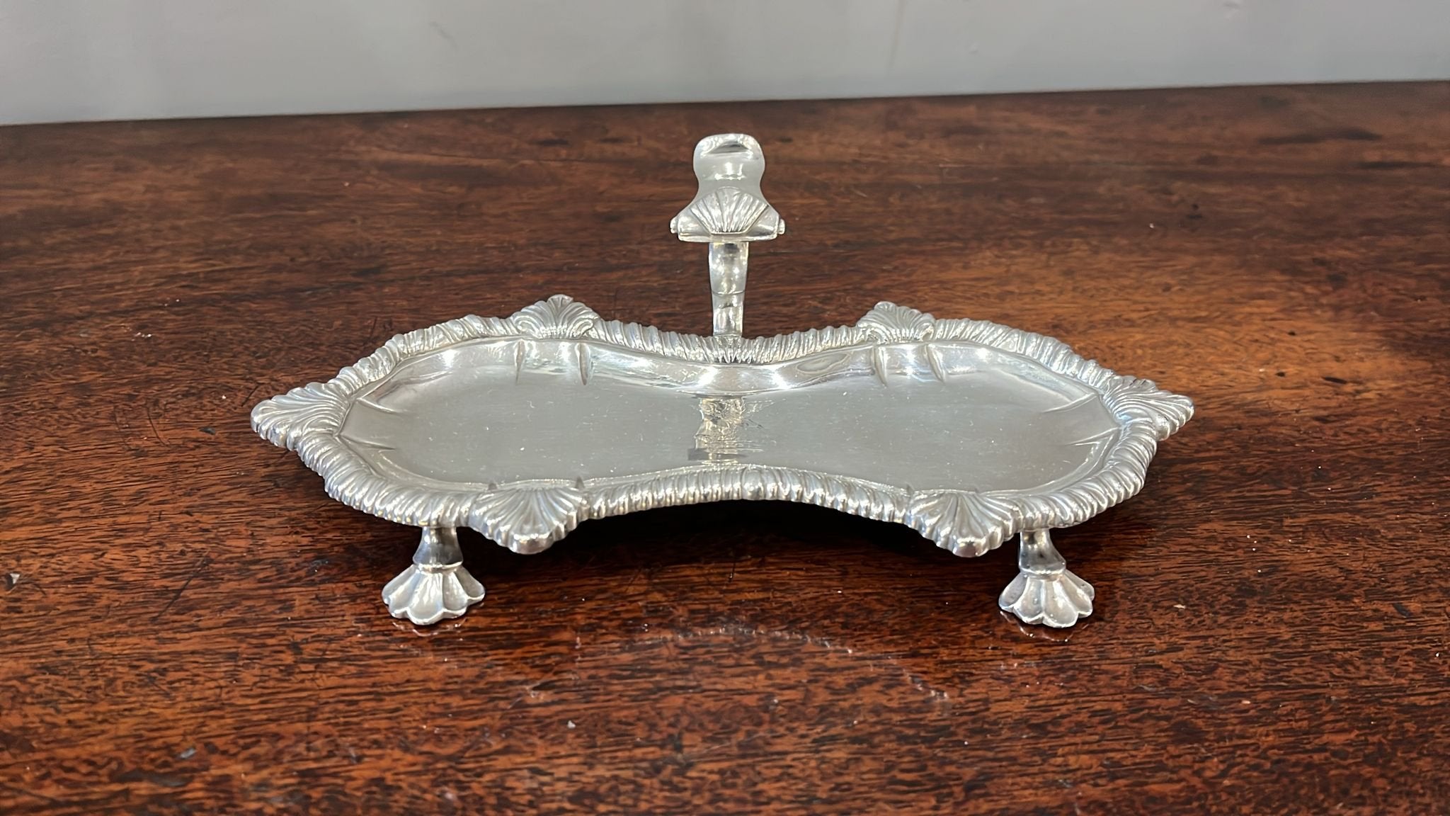 Antique silver snuffer tray. London 1763 (BN275)