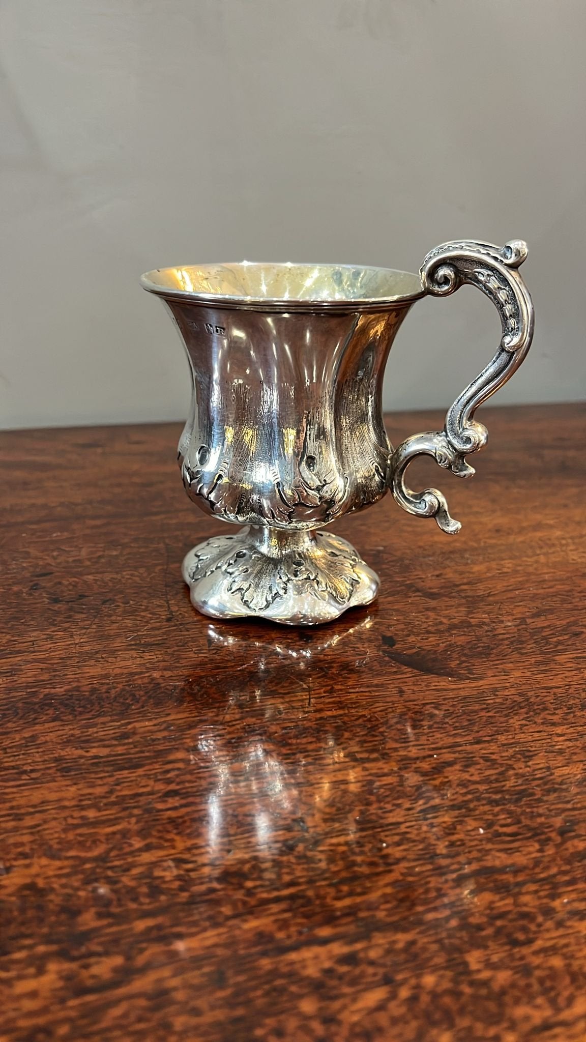 Embossed and silver gilt Christening mug. Glasgow 1820 (BN280)