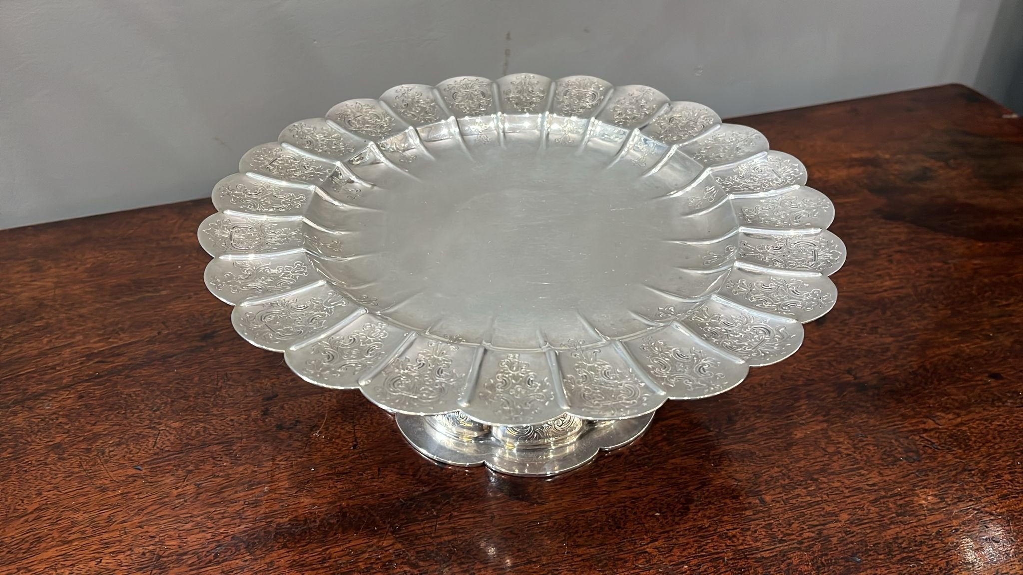 Antique silver table centrepiece with petal leaf edge. London 1856 by William Mouson (BN285)