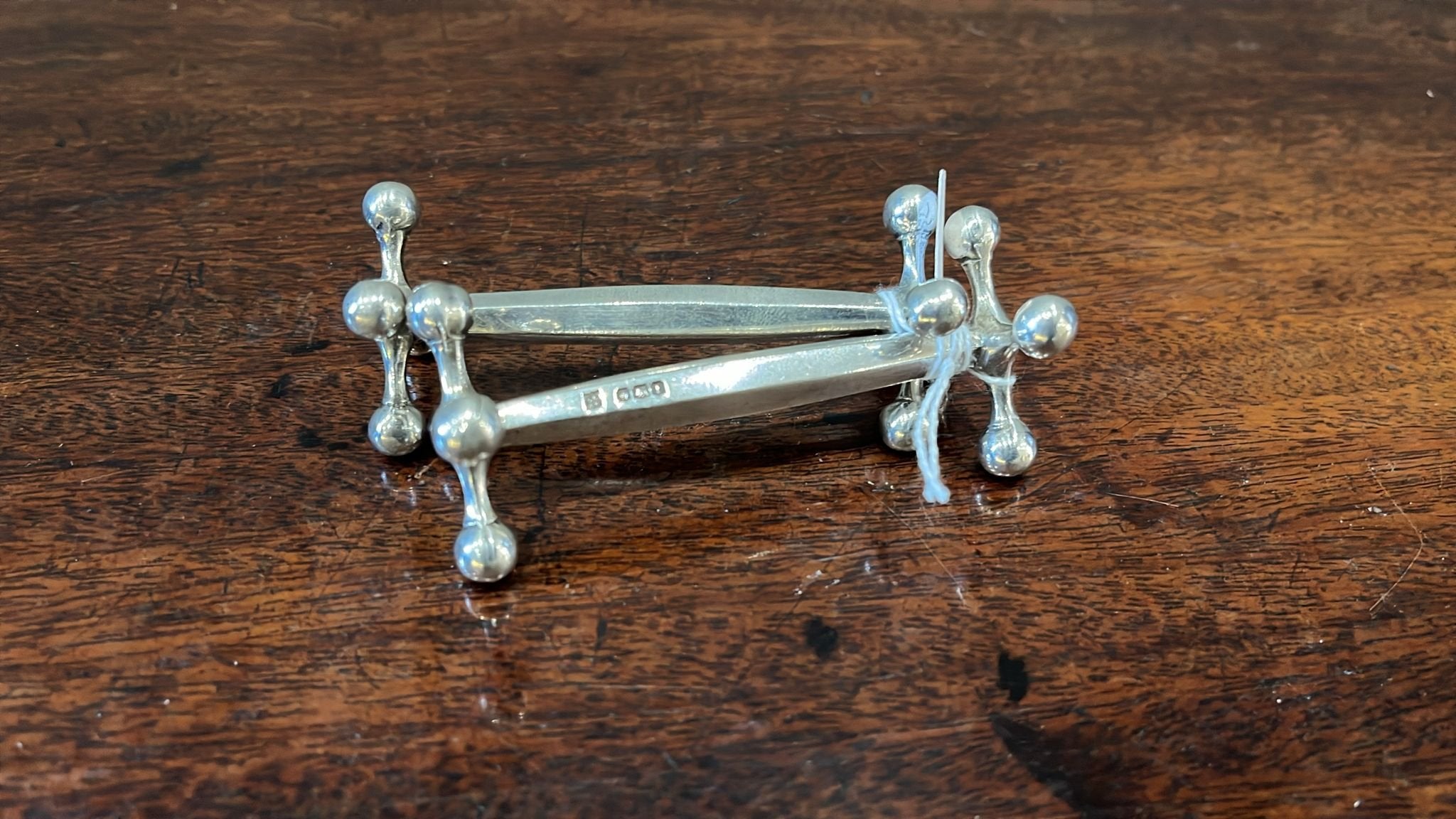 Pair of heavy silver knife rests. Sheffield 1903 by Cooper Bros (BN954)