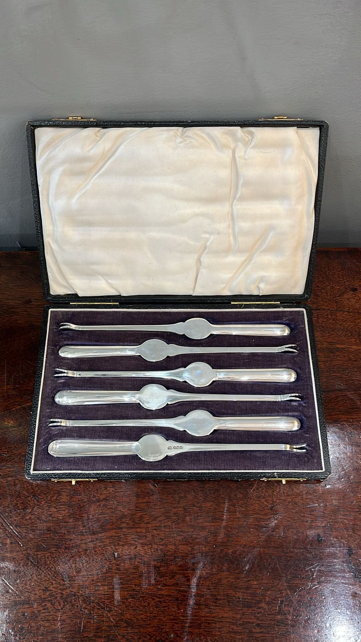 Boxed set of 6 silver lobster picks Sheffield 1933 (BN5049)