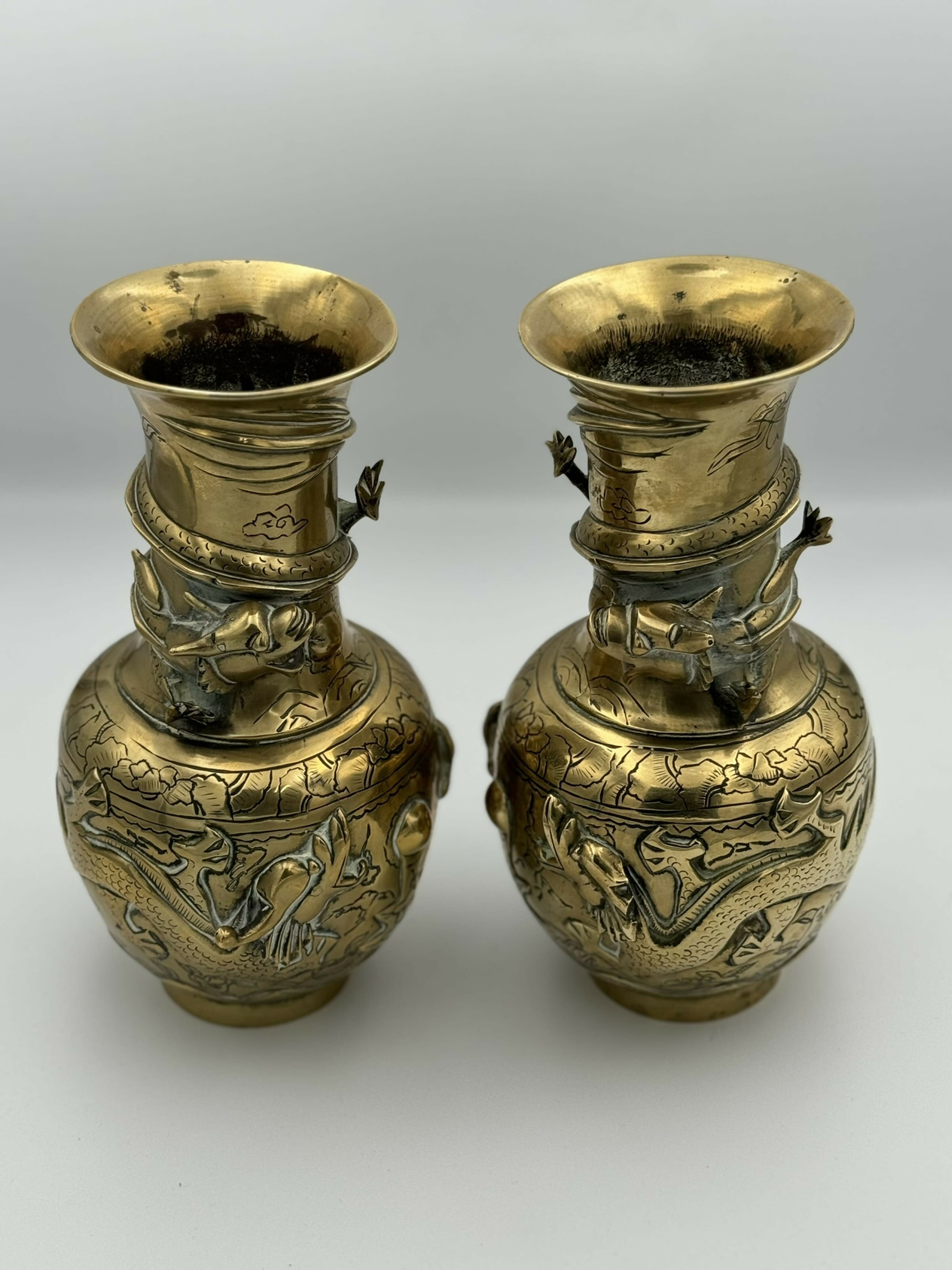 brass vase ornate dragon design set(1)