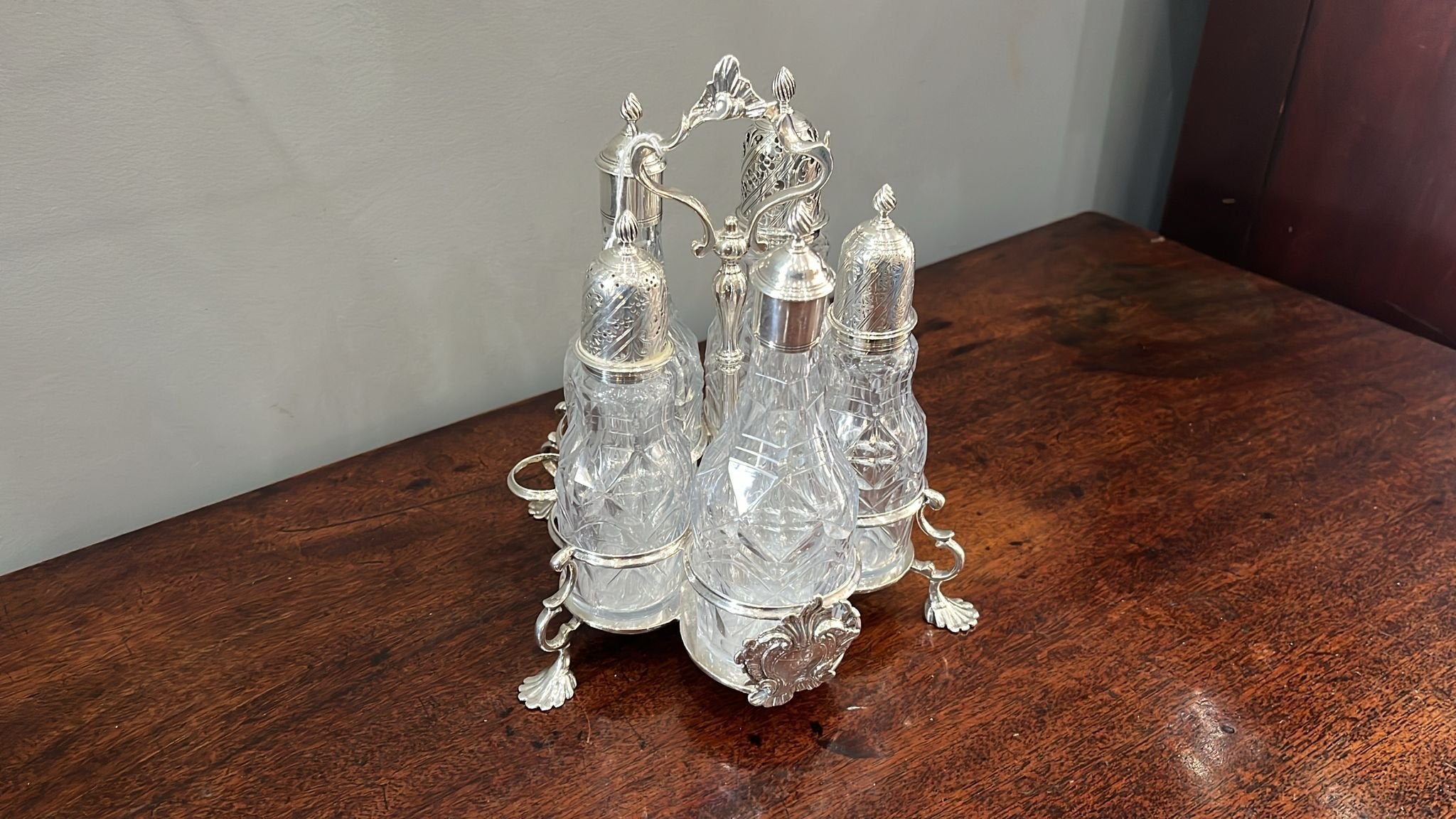 Five bottle Warwick cruet set by Samuel Wood of London in 1759 (DJ047)