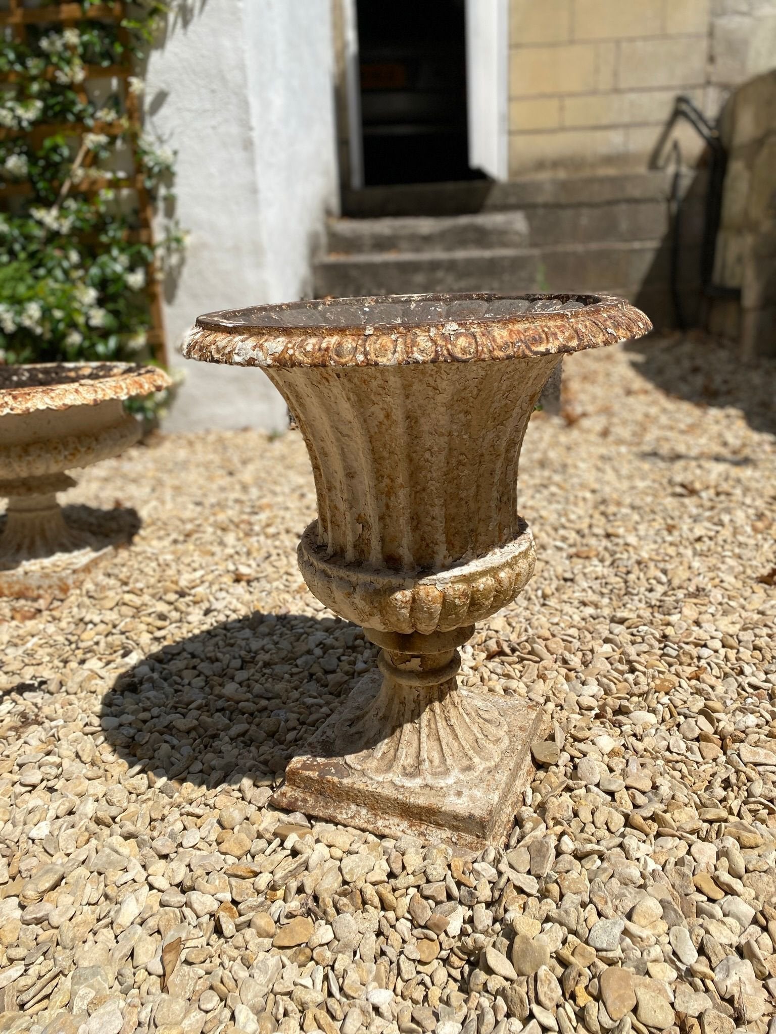 ANTIQUE ENGLISH 18TH CENTURY GEORGIAN CAST IRON URN CIRCA 1790